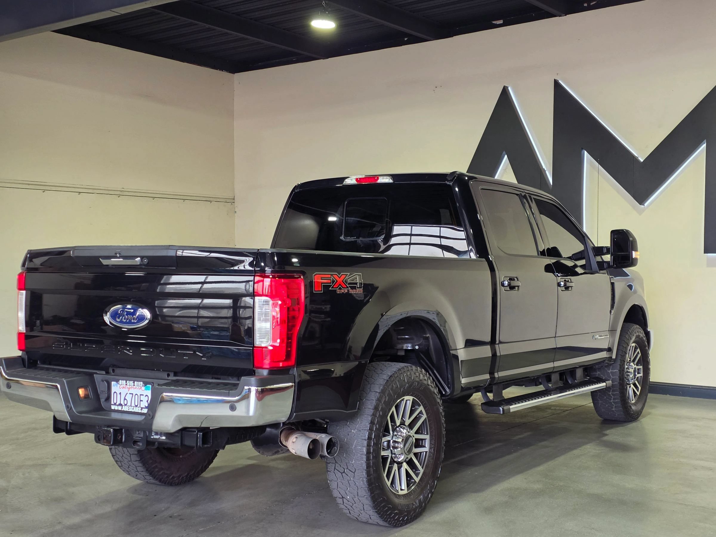 Used 2019 Ford F250 Lariat w/ Lariat Value Package AWD/4WD image 4