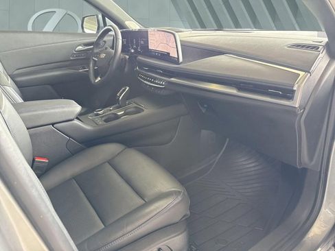 Used 2024 Cadillac XT4 Sport FWD image 29