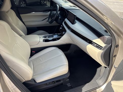 Used 2023 INFINITI QX60 Sensory w/ Vision Package image 40