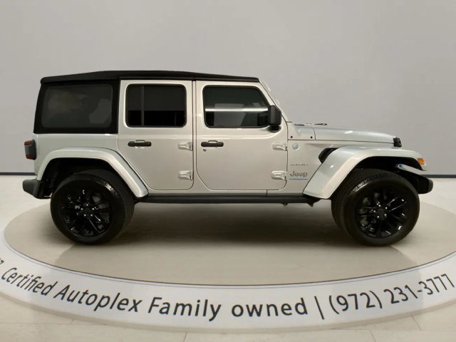 Used 2024 Jeep Wrangler Unlimited Sahara w/ Safety Group AWD/4WD image 6