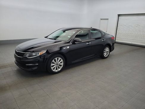 Used 2018 Kia Optima LX w/ 17" Alloy Wheels Package FWD image 2
