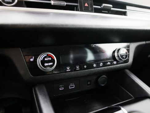 Used 2022 Mitsubishi Outlander SE image 29