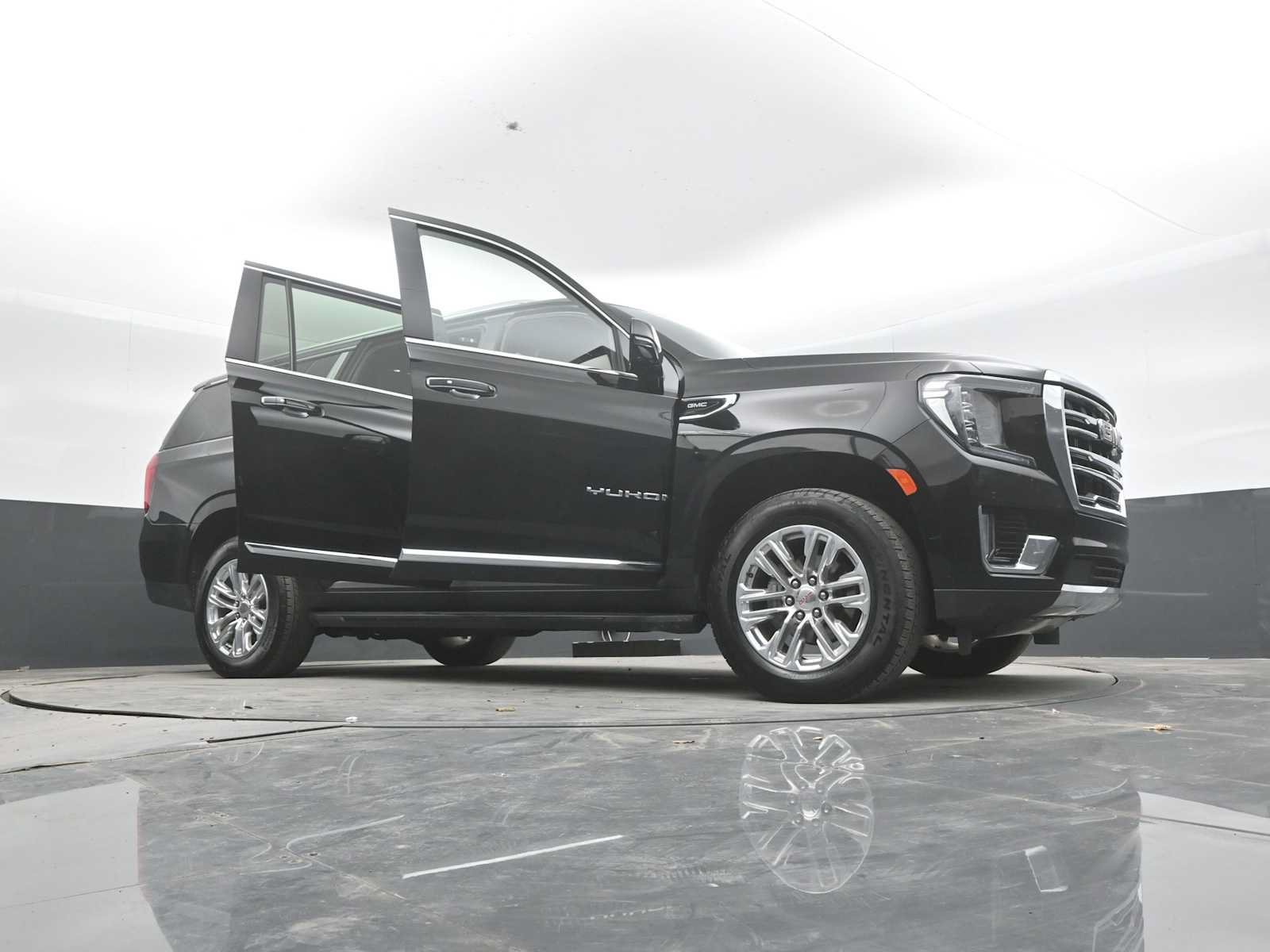 Used 2024 GMC Yukon XL SLT w/ SLT Luxury Package AWD/4WD image 55