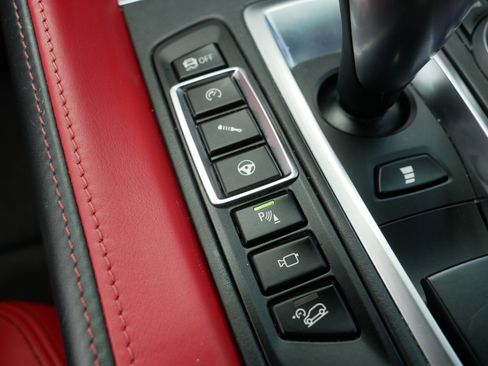 Used 2017 BMW X6 M AWD/4WD image 32