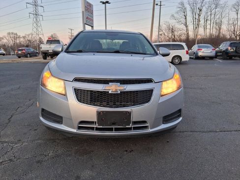 Used 2013 Chevrolet Cruze LT image 2