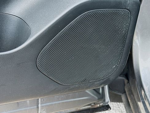 Used 2023 Nissan Rogue SV FWD image 23