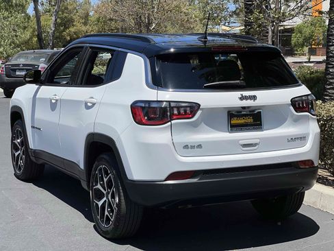 Used 2025 Jeep Compass Limited AWD/4WD image 21