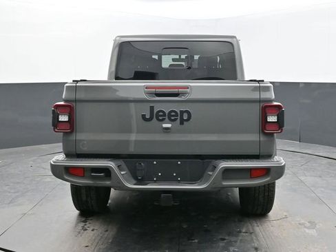 Used 2022 Jeep Gladiator Overland image 5