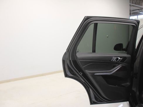 Used 2025 BMW X5 xDrive40i w/ Parking Assistance Package image 22