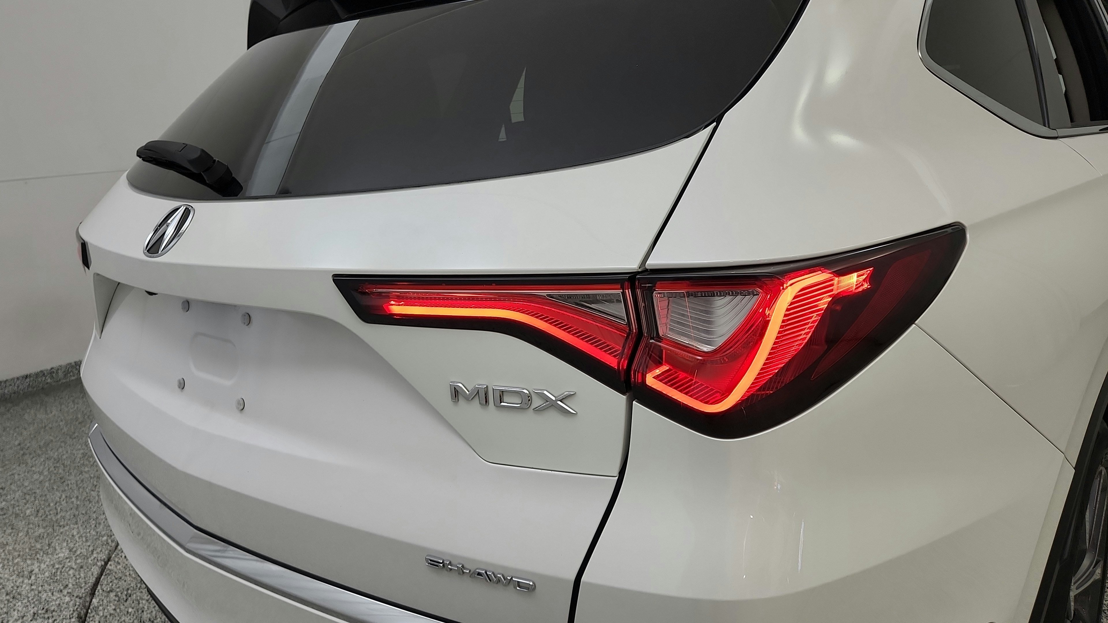 Used 2023 Acura MDX w/ Technology Package AWD/4WD image 33