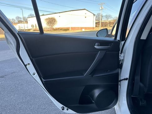 Used 2012 MAZDA MAZDA3 i Touring image 18