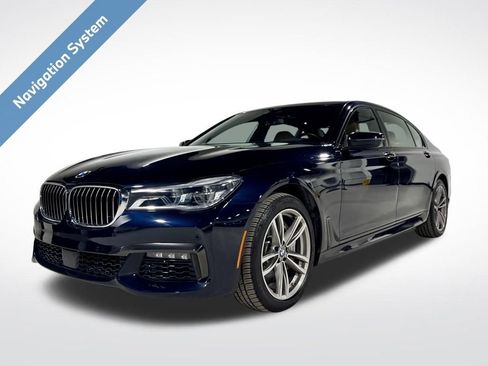 Used 2018 BMW 750i image 1