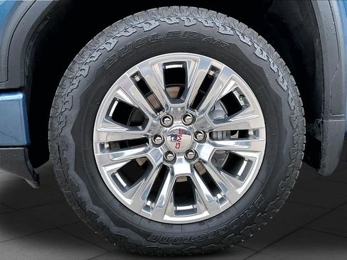 Used 2024 GMC Sierra 1500 Denali w/ Technology Package AWD/4WD image 11