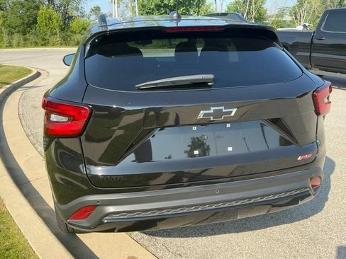 Used 2025 Chevrolet Trax RS w/ Sunroof Package FWD image 10