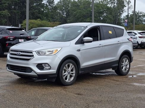 Used 2017 Ford Escape SE FWD image 13