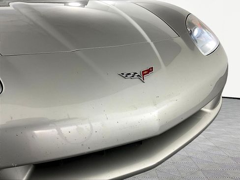 Used 2005 Chevrolet Corvette Coupe w/ Preferred Equipment Group RWD image 33