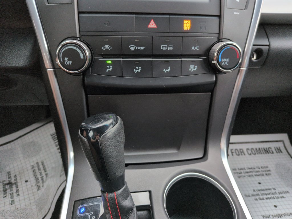 Used 2017 Toyota Camry SE FWD image 18