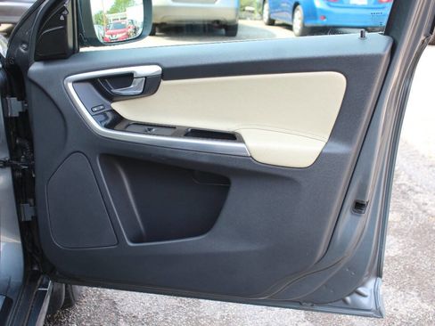 Used 2016 Volvo XC60 T6 Platinum w/ Climate Package image 15