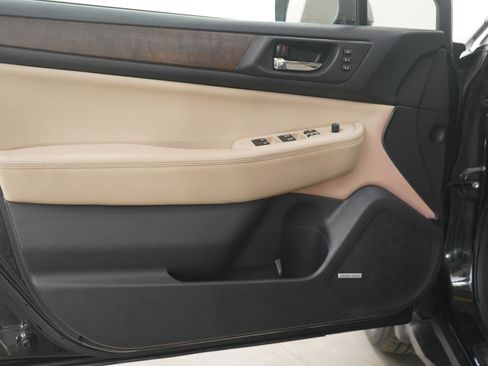 Used 2017 Subaru Outback 2.5i Limited image 16