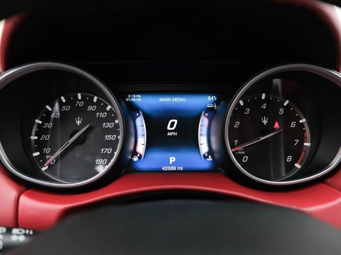 Used 2017 Maserati Levante S image 36