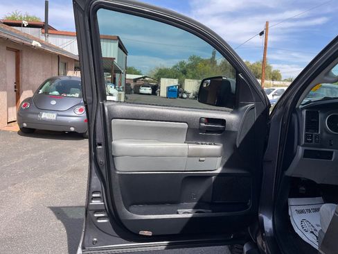 Used 2014 Toyota Sequoia SR5 image 30