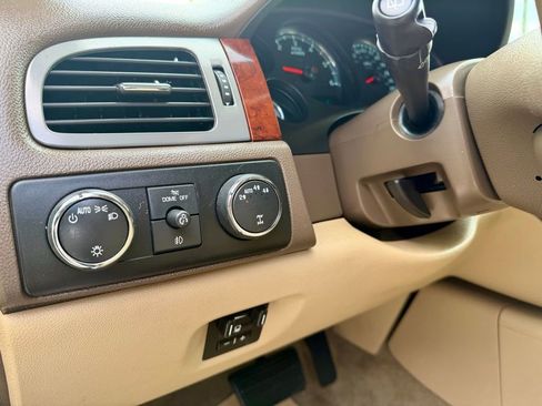 Used 2014 Chevrolet Tahoe LTZ image 27