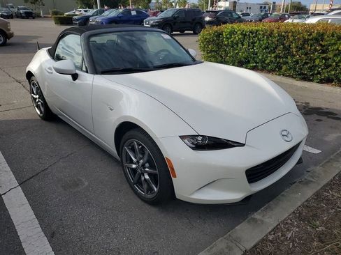 Used 2023 MAZDA MX-5 Miata Grand Touring image 3