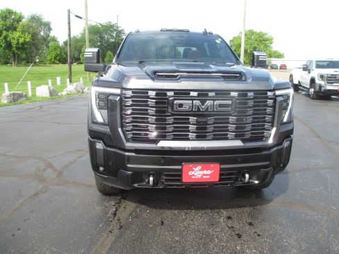 Used 2024 GMC Sierra 2500 Denali Ultimate AWD/4WD image 14
