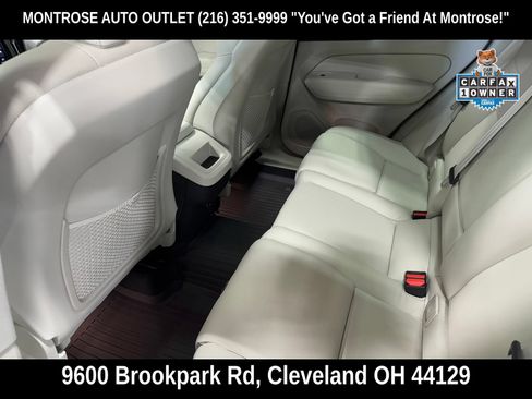 Certified 2024 Volvo XC60 B5 Plus w/ Protection Package Premier AWD/4WD image 37