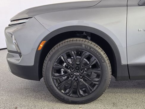 New 2026 Chevrolet Blazer LT w/ LPO, Black Grille Bar Package FWD image 8