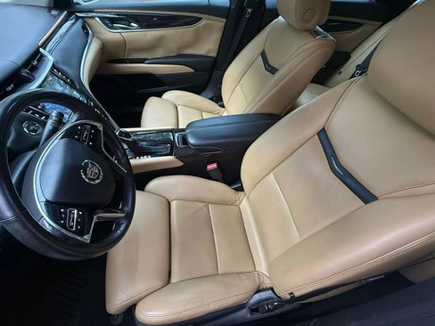 Used 2013 Cadillac XTS Premium FWD image 10
