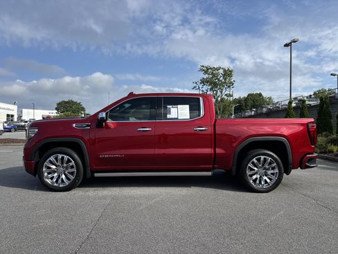 Used 2022 GMC Sierra 1500 Denali w/ Denali Reserve Package AWD/4WD image 7