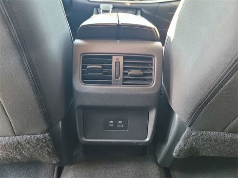 Used 2023 Nissan Rogue SV image 17