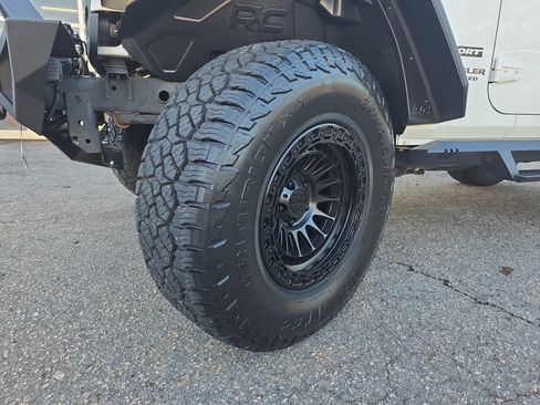 Used 2017 Jeep Wrangler Unlimited Sport w/ Quick Order Package 24S AWD/4WD image 30