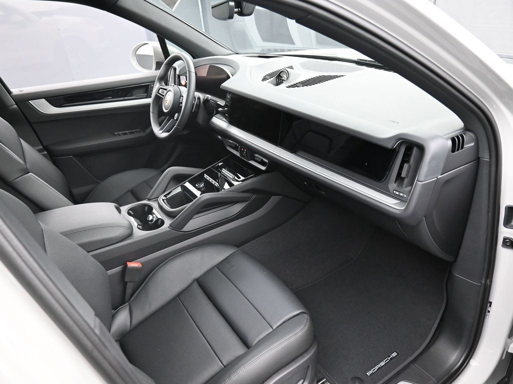 Certified 2026 Porsche Cayenne E-Hybrid AWD/4WD image 33