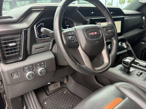 Used 2024 GMC Sierra 1500 AT4 w/ AT4 Premium Package AWD/4WD image 14