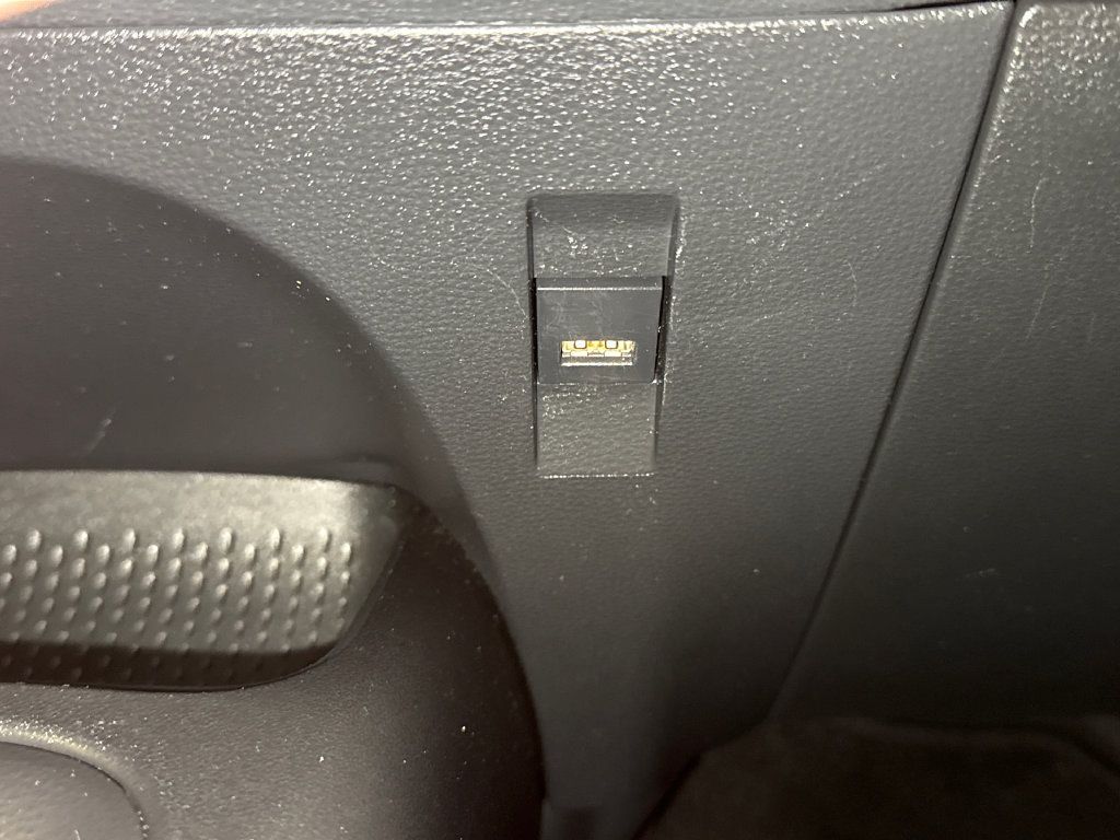 Used 2021 Toyota Corolla LE FWD image 27