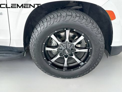 Used 2021 Chevrolet Suburban Premier w/ Premium Package AWD/4WD image 39