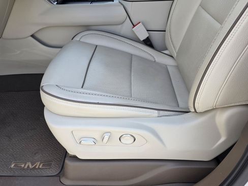 Used 2023 GMC Yukon XL Denali RWD image 17