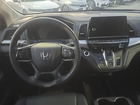 Used 2025 Honda Odyssey EX-L image 13
