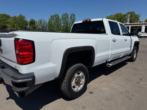 Used 2018 Chevrolet Silverado 2500 LT w/ LT Convenience Package AWD/4WD image 11