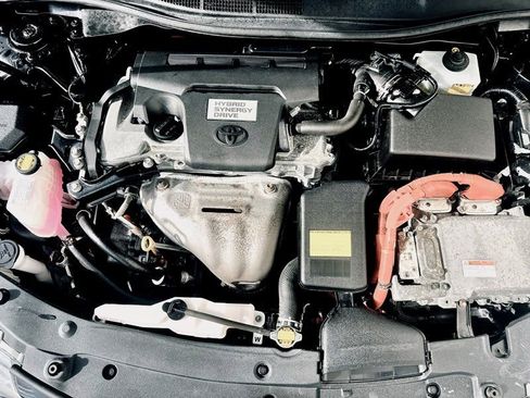 Used 2014 Toyota Camry SE w/ Moonroof Package image 17