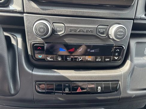 Used 2025 RAM ProMaster 2500 w/ U-Haul Equipment Group FWD image 33