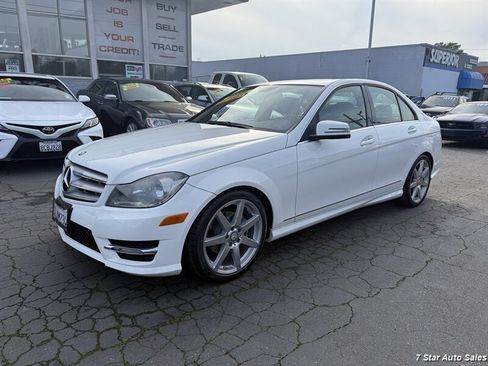 Used 2013 Mercedes-Benz C 250 Sedan image 3
