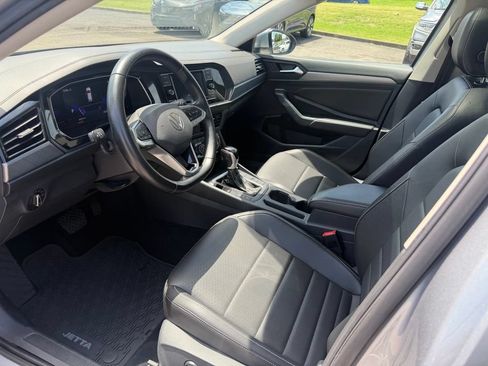 Used 2022 Volkswagen Jetta SE FWD image 13