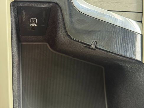 Used 2024 Volvo S60 B5 Plus w/ Protection Package Premier FWD image 31