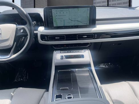 Used 2026 Lincoln Aviator Reserve AWD/4WD image 14