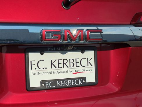 Certified 2023 GMC Acadia SLE w/ Driver Convenience Package image 29