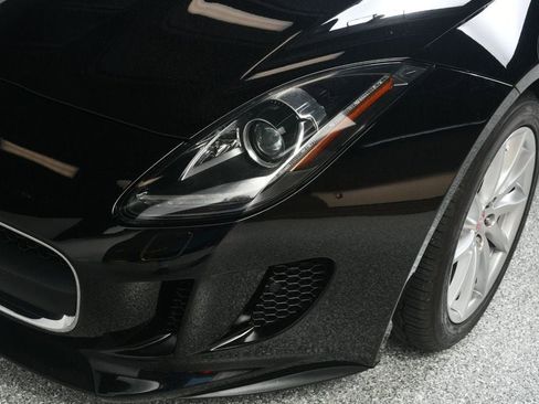 Used 2017 Jaguar F-TYPE Coupe RWD image 11