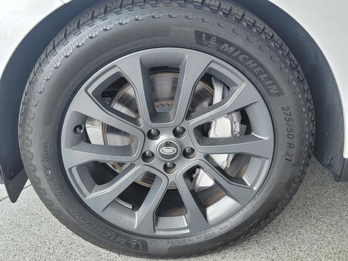 Used 2024 Land Rover Range Rover Sport SE AWD/4WD image 6